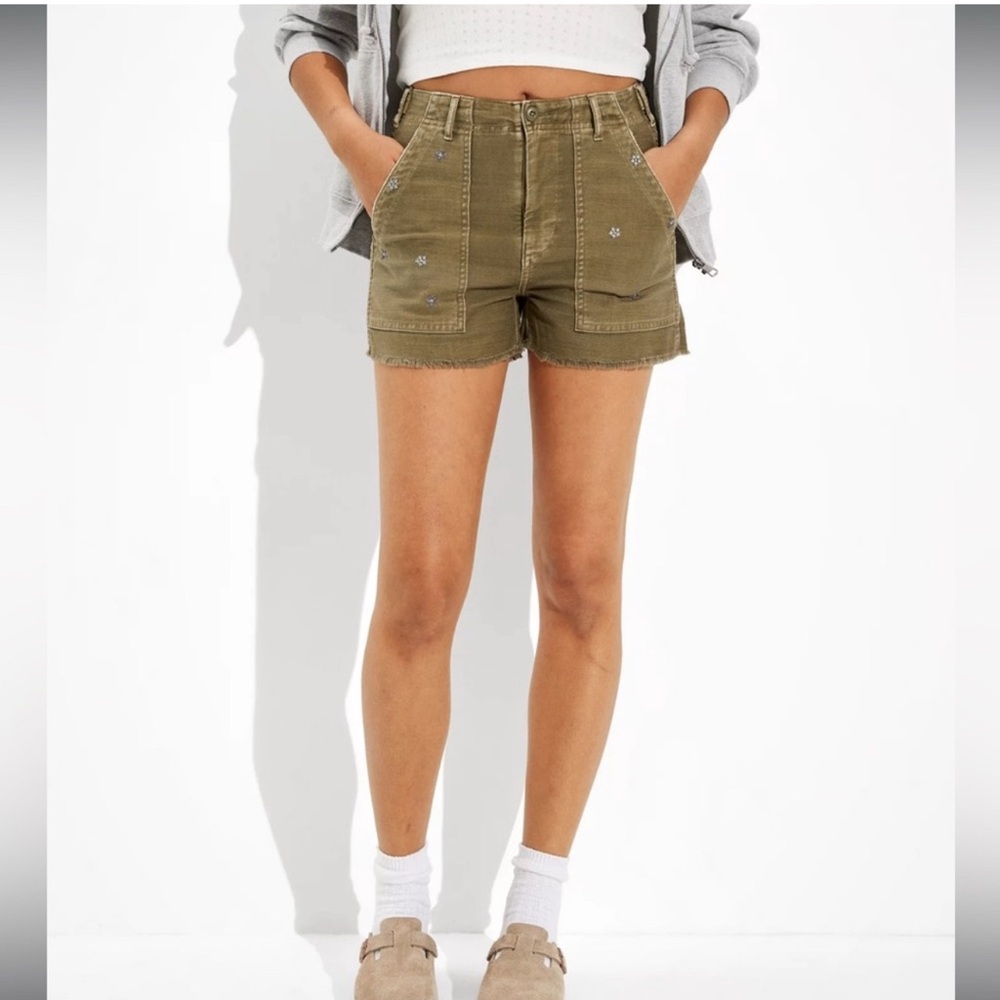American Eagle Boyfriend Cargo Shorts High Waisted Embroidered Floral Utility
